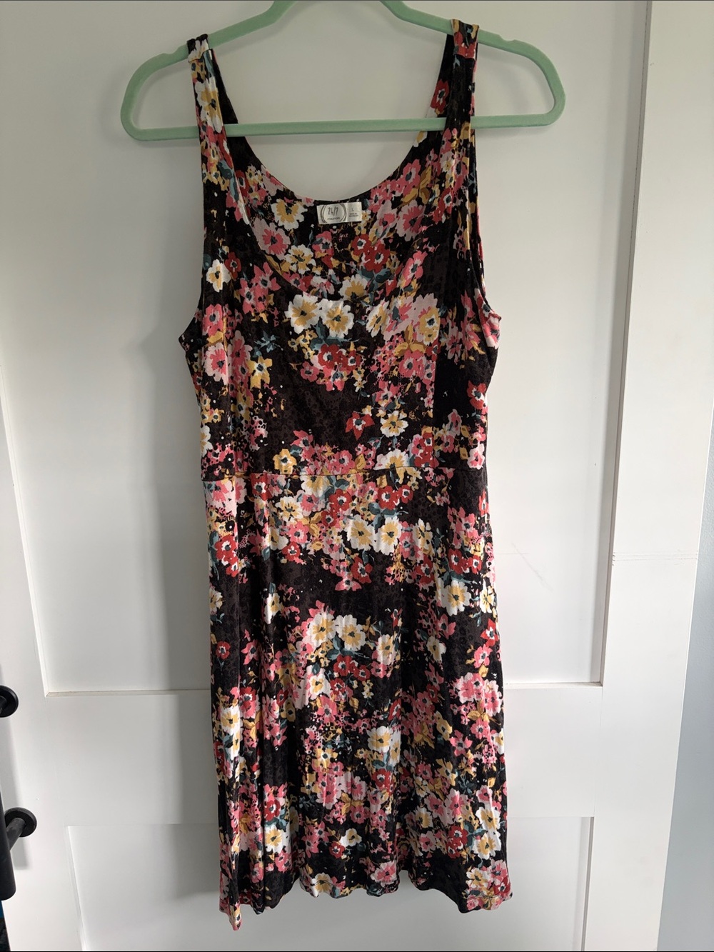 Women’s Floral Scoop Neck Dress in Black and Pink